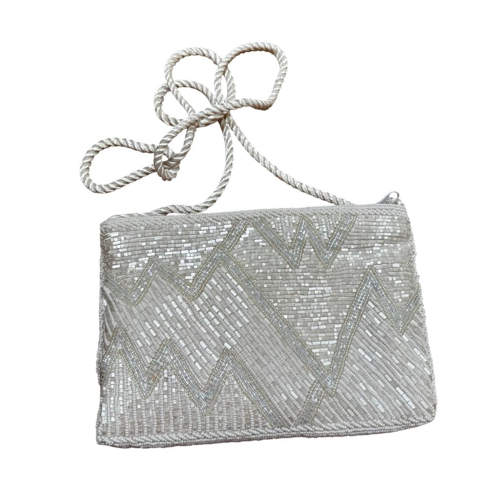 Vintage 1980s white beaded evening bag shoulder bag purse zip top patterned chic